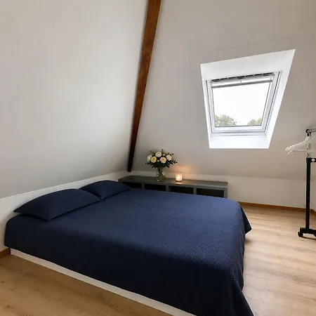 Apartment Cozy Attic Loft With & Ocean Views